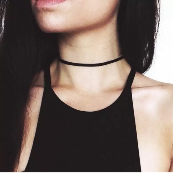 ⚜️𝟯𝟬%𝗢𝗙𝗙 𝗯𝘂𝗻𝗱𝗹𝗲𝘀 𝟯+⚜️ NEW Black Suede Simple Choker - Picture 5 of 10